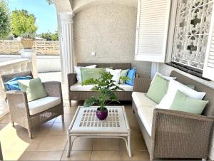Posezení v ubytování ARENDA Pino Alto Villa Lemon