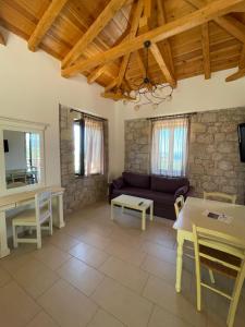 Posezení v ubytování Kolokotronis Hotel & Spa
