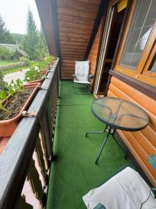 Balkon lub taras w obiekcie Domek Jaskółka