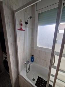 Φωτογραφία από το άλμπουμ του Un ático duplex con terraza grande al lado del mar στο Λορέτ Ντε Μαρ