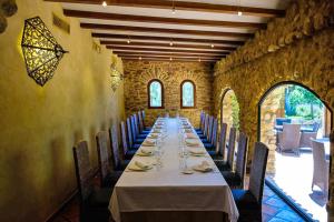Restaurace v ubytování Masía Durbá Hotel