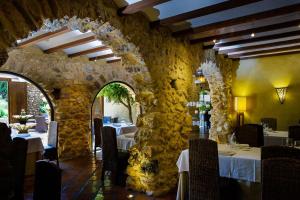 Restaurace v ubytování Masía Durbá Hotel