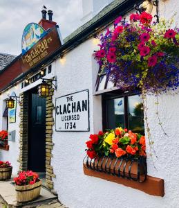 Certifikát, hodnocení, plakát nebo jiný dokument vystavený v ubytování The Clachan Inn