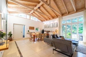 Η κουζίνα ή μικρή κουζίνα στο Golf Cocoon - Poolhaus am Golf Resort