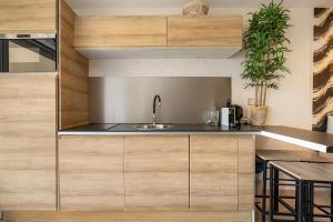 Кухня или мини-кухня в Cap d'Agde Studio - Village naturiste
