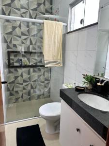 Koupelna v ubytování Casa e conforto com preço unico