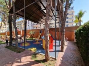 พื้นที่เล่นสำหรับเด็กของ Apartment in Santa Susanna near the Beach