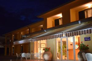 Budova, kde se aparthotel nachází