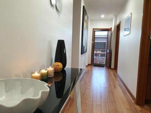 Mynd úr myndasafni af Sleeps 10 Fully renovated Firepit and pool table í Melbourne