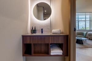 Postel nebo postele na pokoji v ubytování Hotel De Zeevaartschool