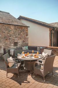 Ruang duduk di Riverside Country House and Cottage +23 gambar