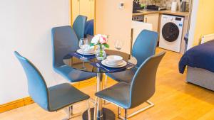 Χώρος καθιστικού στο Cosy Flat off City Centre