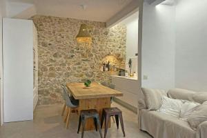 Posezení v ubytování Luxury 8P town house in center lEscala 50m beach