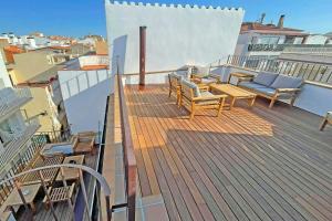 Balkón nebo terasa v ubytování Luxury 8P town house in center lEscala 50m beach