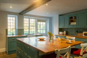 Η κουζίνα ή μικρή κουζίνα στο Park Farm House - Georgian Country Retreat
