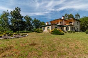 En have udenfor River View House