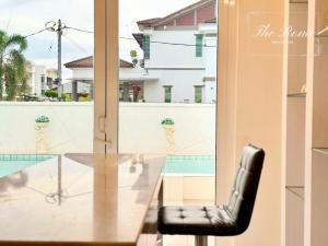 Πισίνα στο ή κοντά στο TheRomePrivatePool12-16paxKaraoke