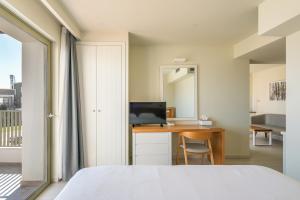 Μια τηλεόραση ή/και κέντρο ψυχαγωγίας στο Thalassa Suites