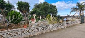 A garden outside Dimora San Gabriele