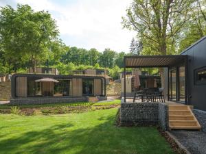 a contemporary house with a modern extension at Resort Walsdorf in Tandel