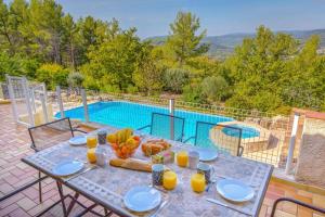 Jídlo v vily nebo okolí