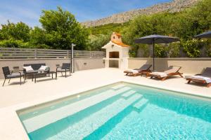 Bazén v ubytování Luxury Apartment Lorena - Private Heated Pool - nebo v jeho okolí