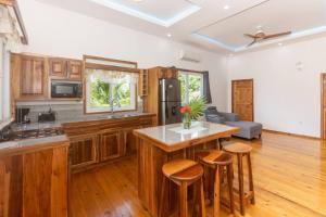 Kuhinja ili čajna kuhinja u objektu Spotless Cabana in West End