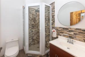 Kupatilo u objektu Spotless Cabana in West End