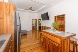 Kuhinja ili čajna kuhinja u objektu Spotless Cabana in West End