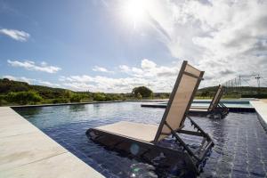 Casa De Campo Com Rio Privativo内部或周边的泳池