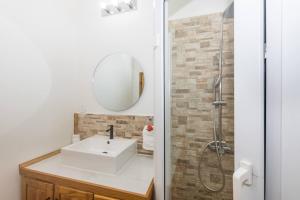 Kupatilo u objektu Spotless Cabana in West End