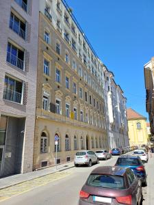 Budova, v ktorej sa apartmán nachádza