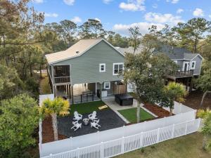 Κήπος έξω από το Modern Family Retreat - Hot Tub and Fire Pit