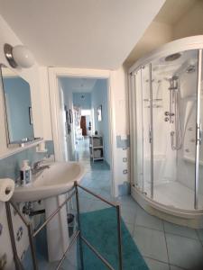 Kúpeľňa v ubytovaní Seaview apartments Stella Maris Agropoli + 37 fotografií