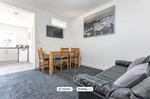 Χώρος καθιστικού στο 3BR House in Warrington Ideal for Contractors & Work Stays with Free WiFi and Free Street Parking