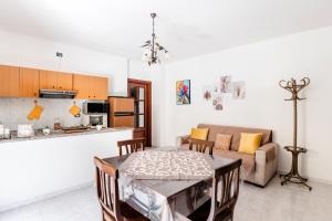 Una cocina o cocineta en Casa Mariangela 3 fotos más