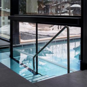 Bazén v ubytování Hotel Dahu nebo v jeho okolí