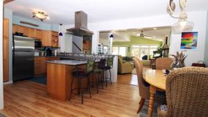 Dapur atau dapur kecil di The Roost Ii