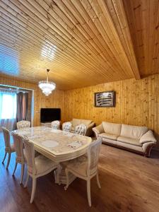 Gallery image of Manchos guesthouse Martvili in Itʼkhvisi