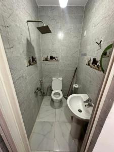 Vannituba majutusasutuses Abo Stait - Pyramid View Homestay