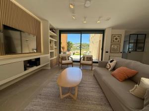 TV a/nebo společenská místnost v ubytování TarracoHomes, Town House La Mora