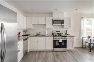 ヒューストンにあるThe Divine 3 - Townhome with AC, WiFi in Beautiful Houstonのギャラリーの写真