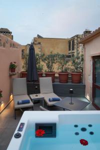 Bazén v ubytování Venetian Palace Chania nebo v jeho okolí
