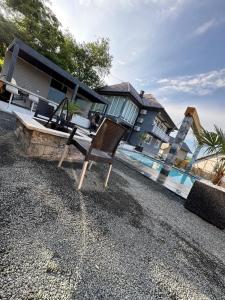 Kolam renang di atau dekat dengan Elmo Oasis