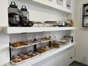 Photo de la galerie de l'établissement CALA AZZURRA MACARI Bed and Breakfast and Holidays House, à Macari