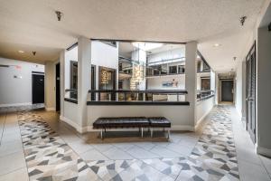 Kuchyň nebo kuchyňský kout v ubytování Hotel International