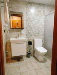 A bathroom at Vizyon Park Otel