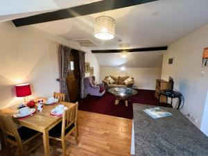 Χώρος καθιστικού στο 1 Bed in Godshill IC146