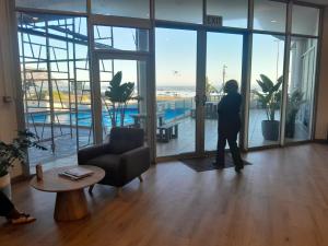 Bazén v ubytování Sunset 786 Holiday Accommodation-Room 208 nebo v jeho okolí + 12 fotografií