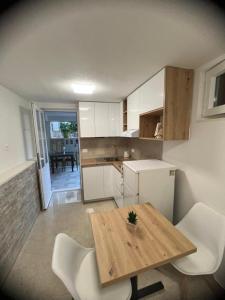 Φωτογραφία από το άλμπουμ του Apartmani Karlo σε Zivogosce